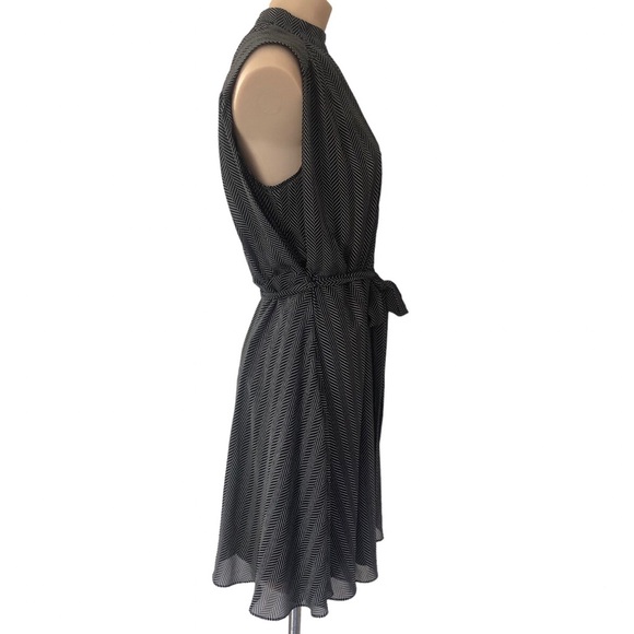 🌿 PORTMANS 🌿 New with tags sleeveless fit and flare dress with belt size 12 - Picture 3 of 10